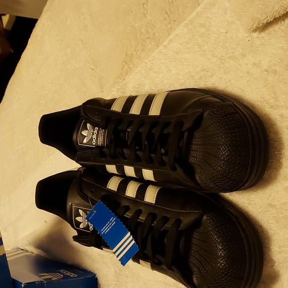 Adidas black and white men's new size 20 - Picture 1 of 7